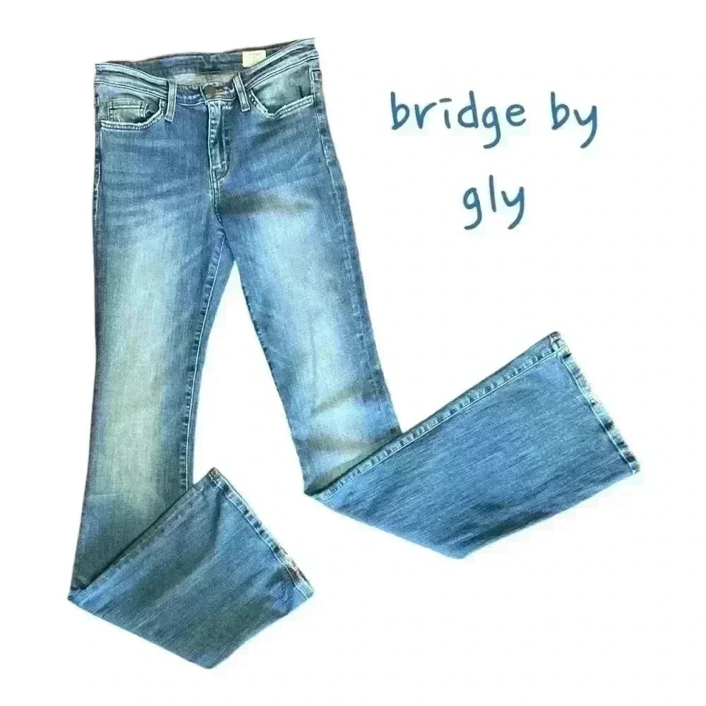 Bridge by Gly Flare jeans. Size 27 waist. In “like new” condition!